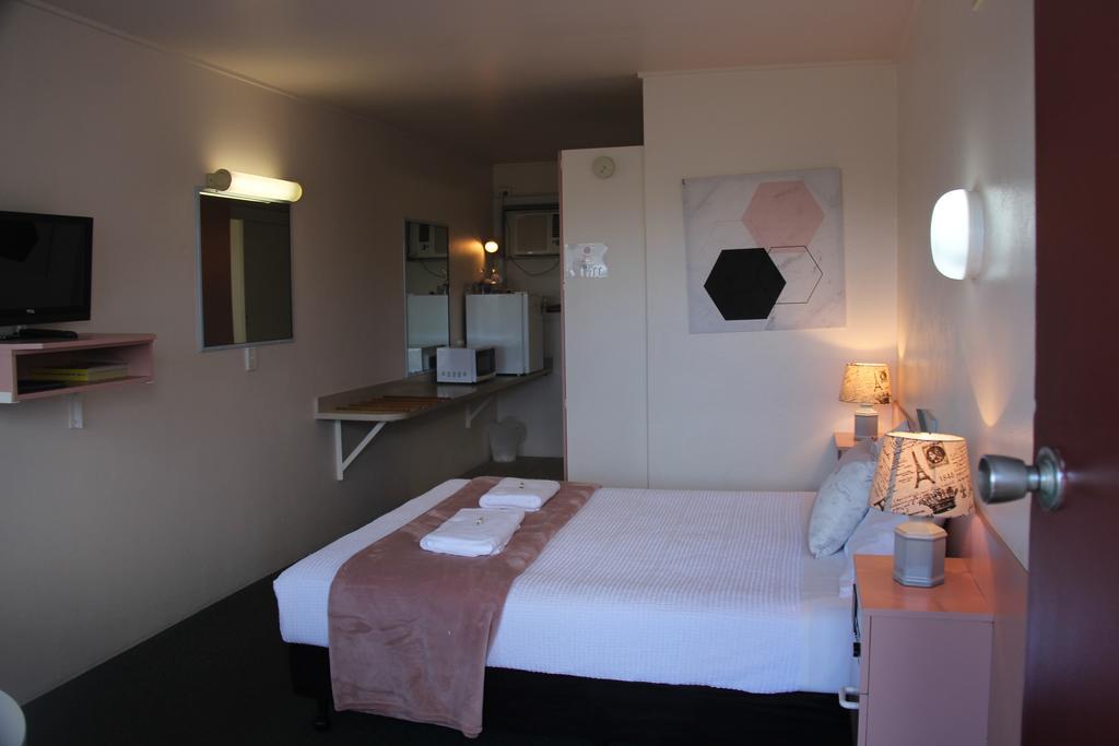 Caloundra Suncourt Motel エクステリア 写真