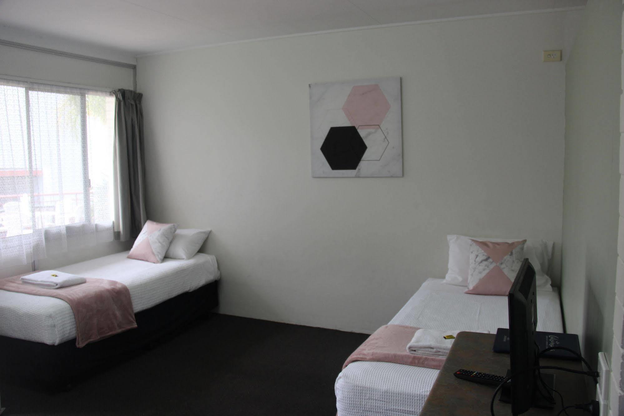 Caloundra Suncourt Motel エクステリア 写真