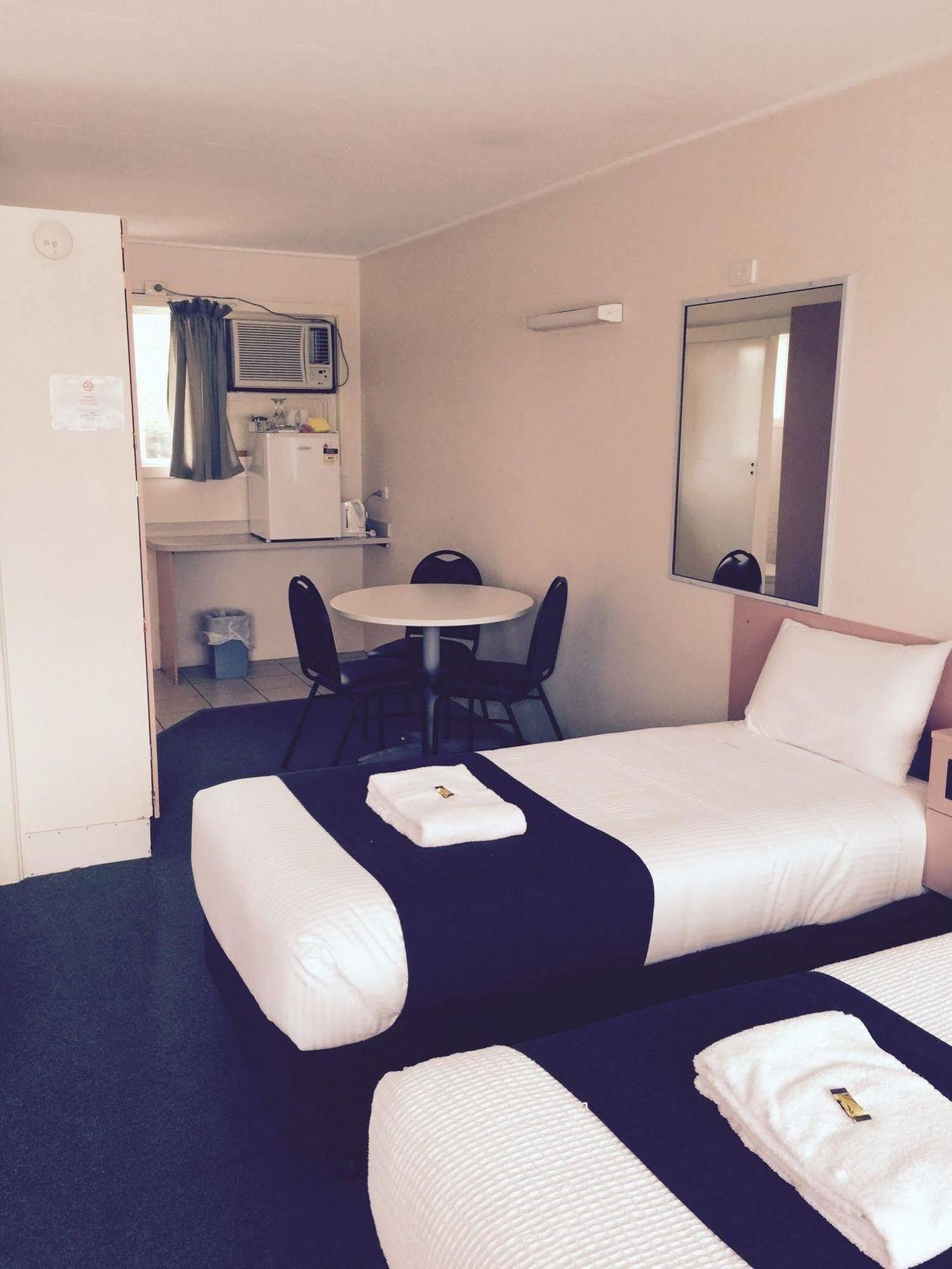 Caloundra Suncourt Motel エクステリア 写真