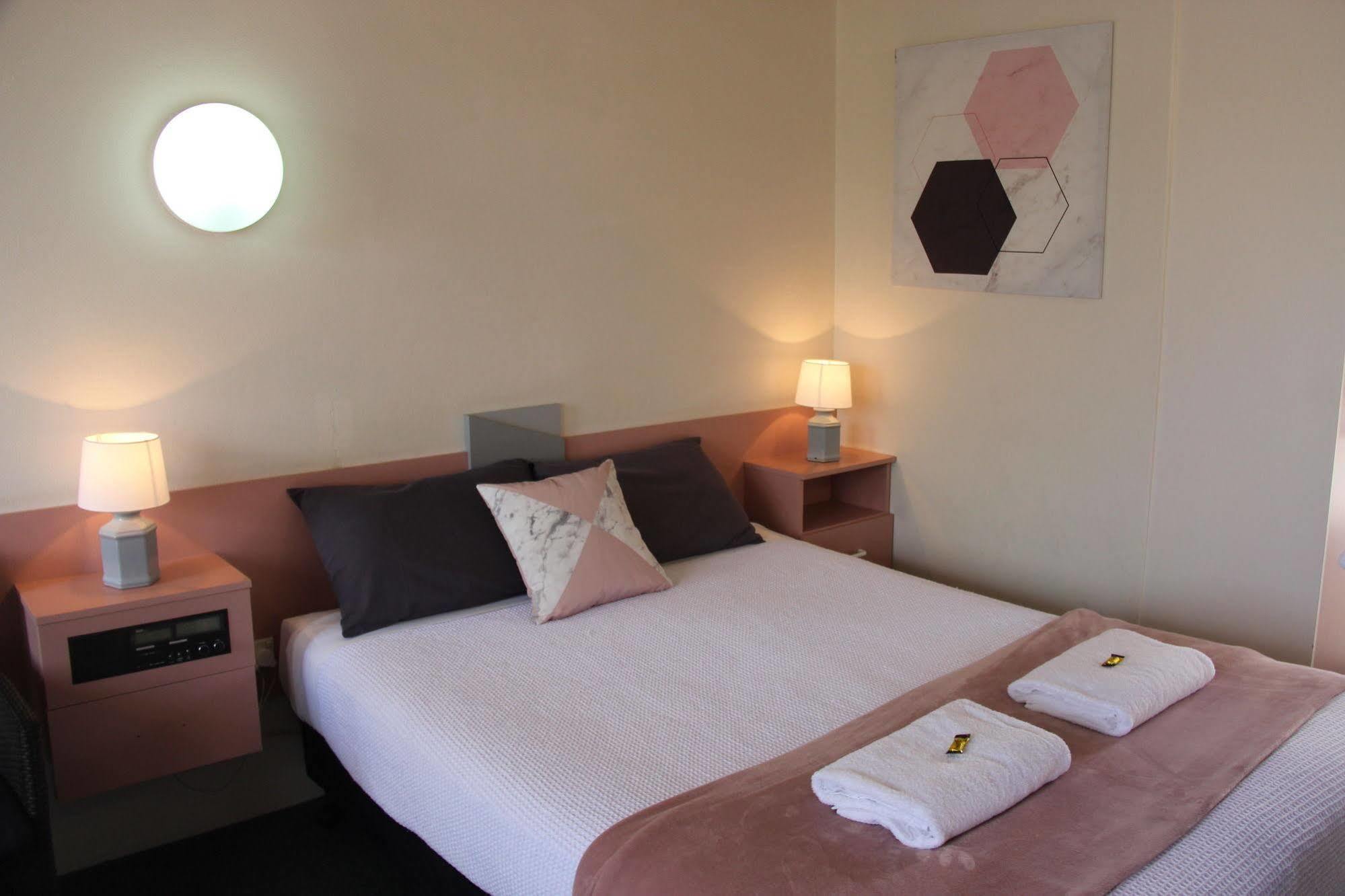 Caloundra Suncourt Motel エクステリア 写真